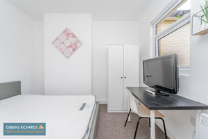 Bedroom- click for photo gallery